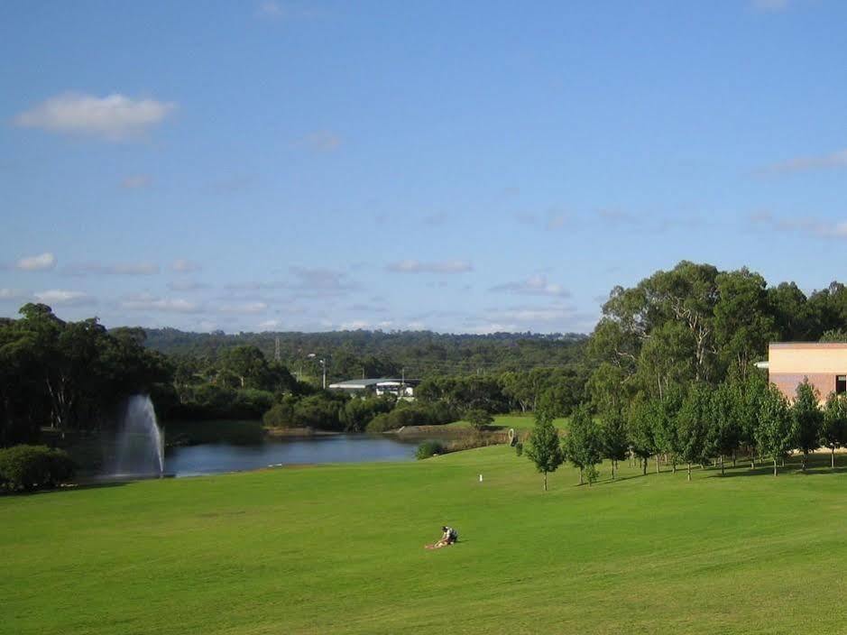 Macquarie University Village Sydney Exterior foto